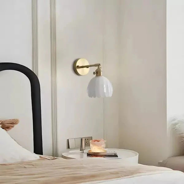 Wanddekorationslampe – Knospenblume und romantische Atmosphäre