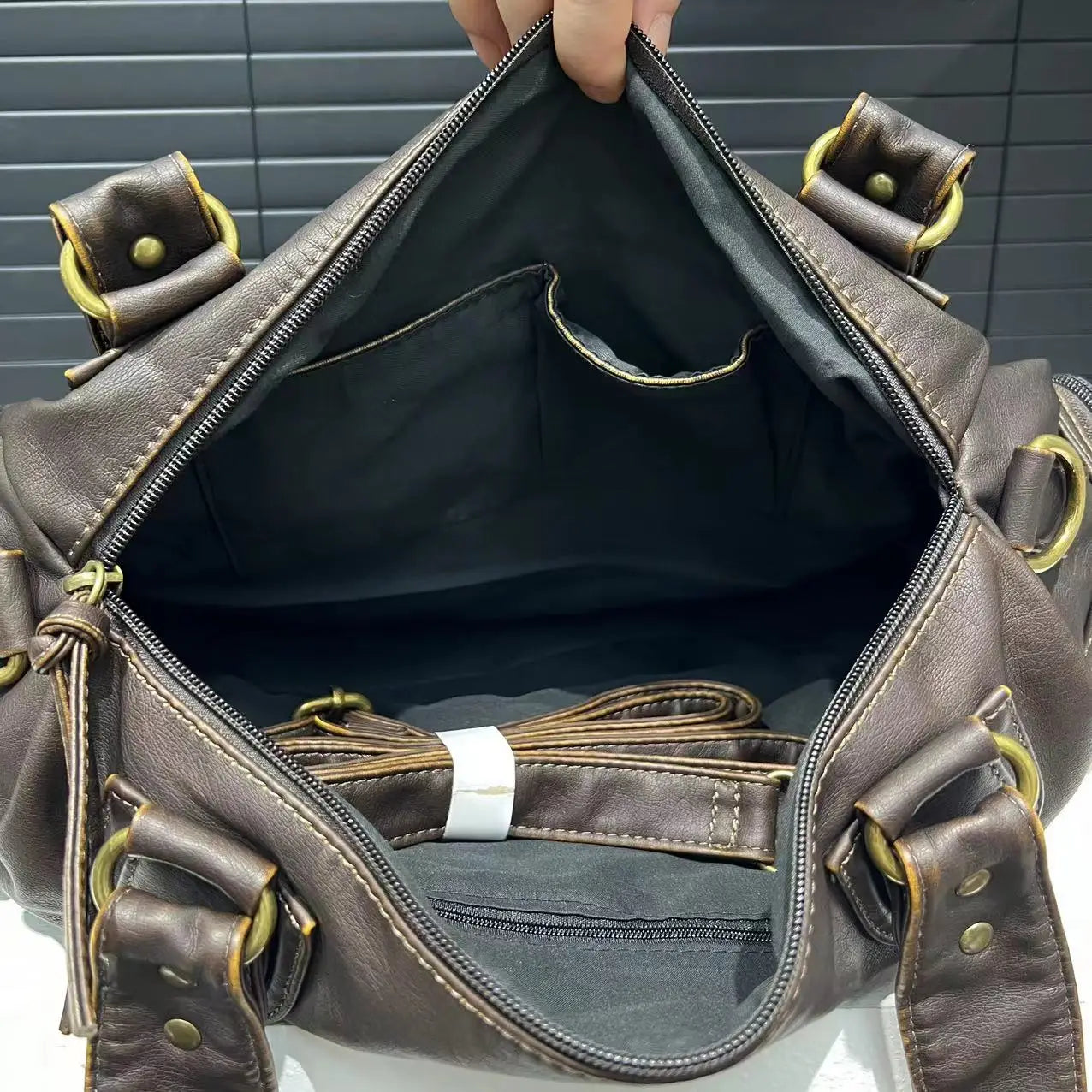 Clara | Retro Olkalaukku – Ajaton Eleganssi Ja Vintage-tyyli