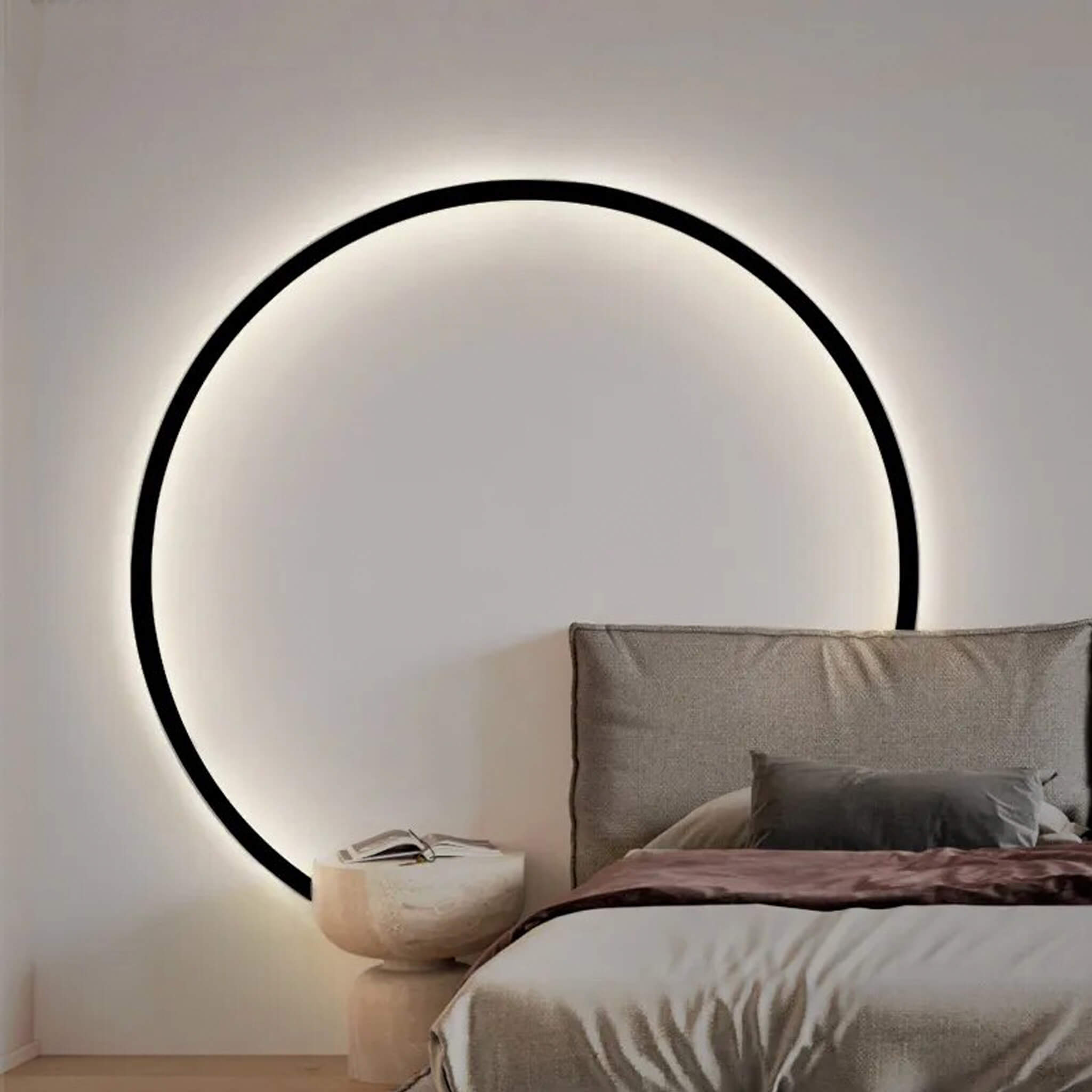 Vegglampe Halo – Eleganse og Modernitet