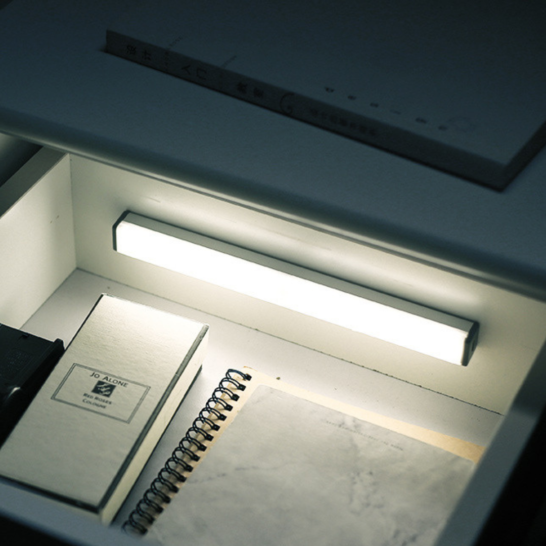 Lysstribe — Intelligent belysning med bevægelsesdetektor