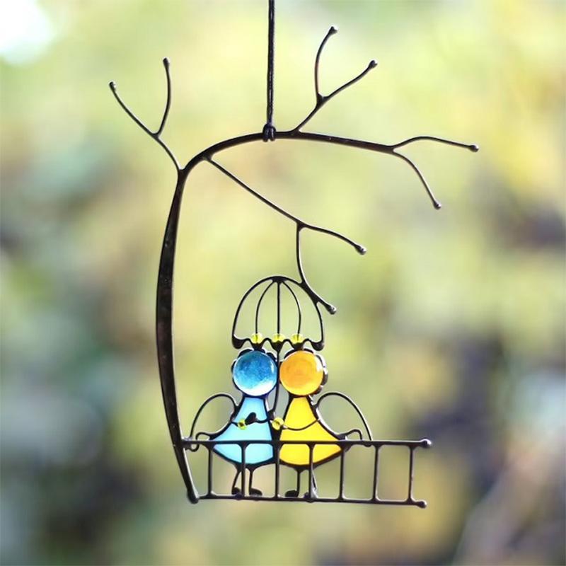 Decorazione Sospesa – Riflessi Luminosi ed Eleganti