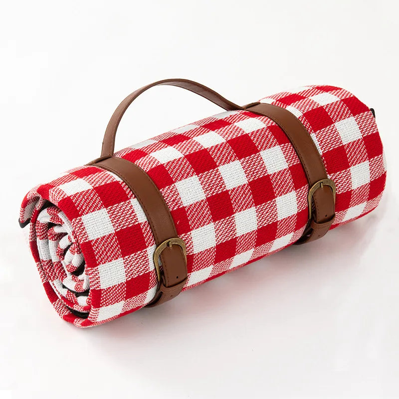 Waterproof Foldable Picnic Blanket – Classic Checkered Pattern