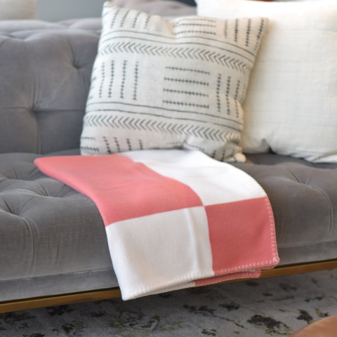 Carouri în carouri – Eleganță modernă și confort moale