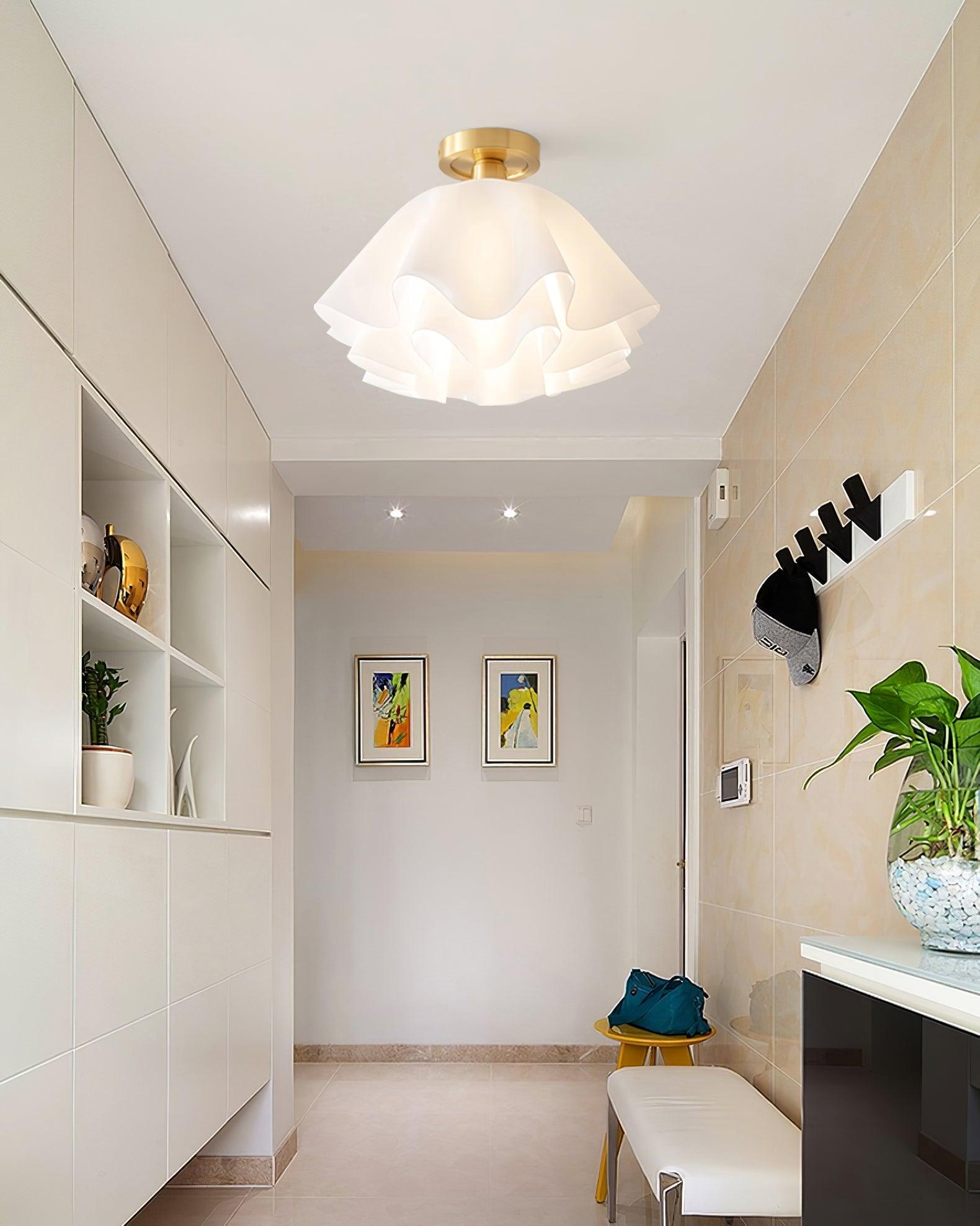 Modern Elegant Ceiling Light – Refined Lighting and Warm Atmosphere