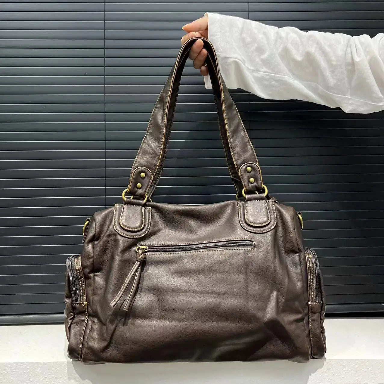 Clara | Retro Olkalaukku – Ajaton Eleganssi Ja Vintage-tyyli