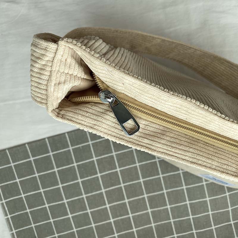 حقيبة كتف من قماش قطن – أسلوب غير رسمي وأنيق 