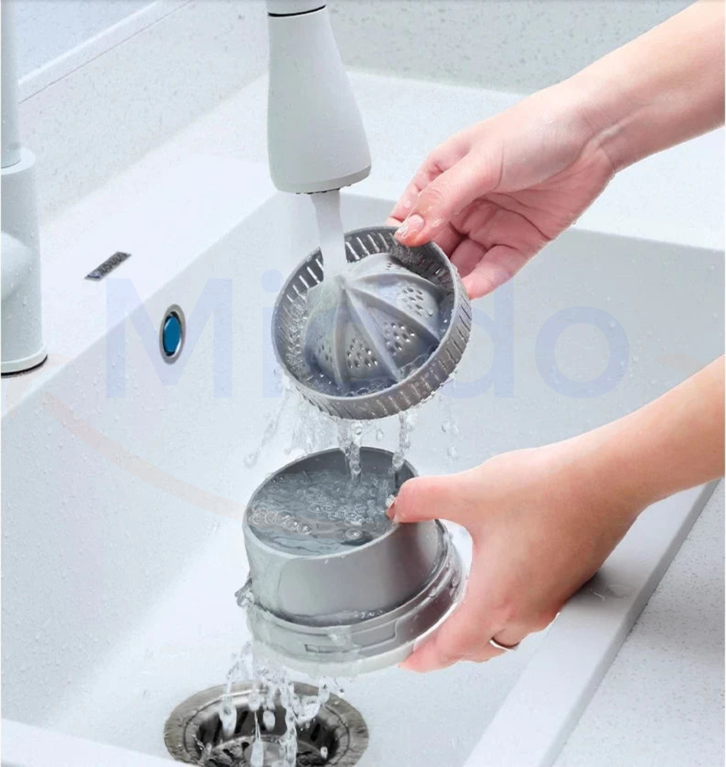 Kompakt Gyümölcsprés – Frissesség és Íz Kézközelben 