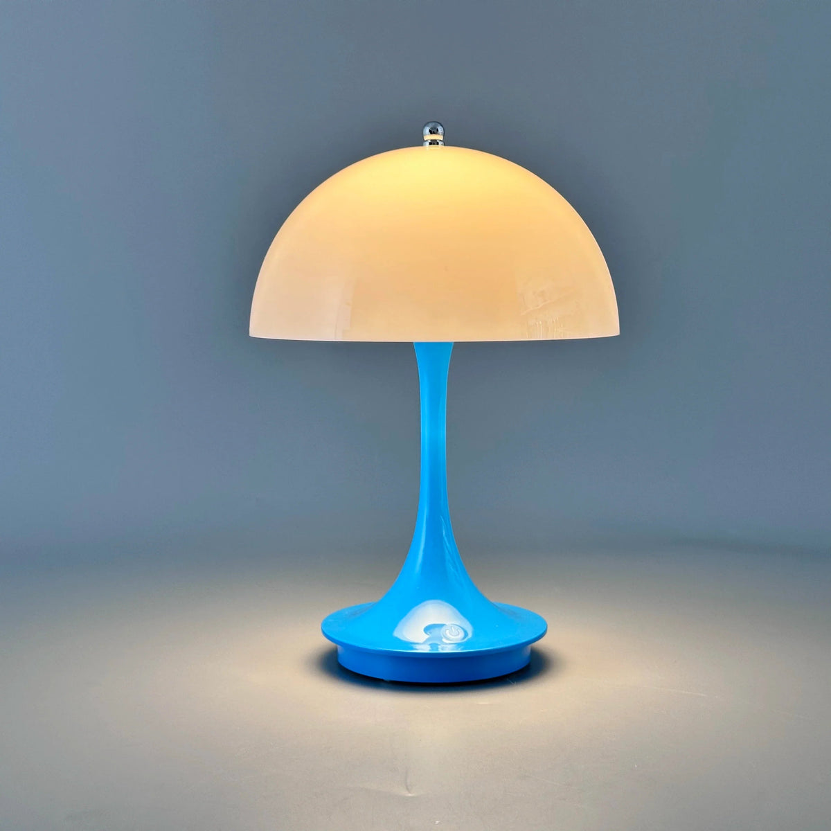 LED Bordlampe – Oppladbar og med Tre Lysnivåer 