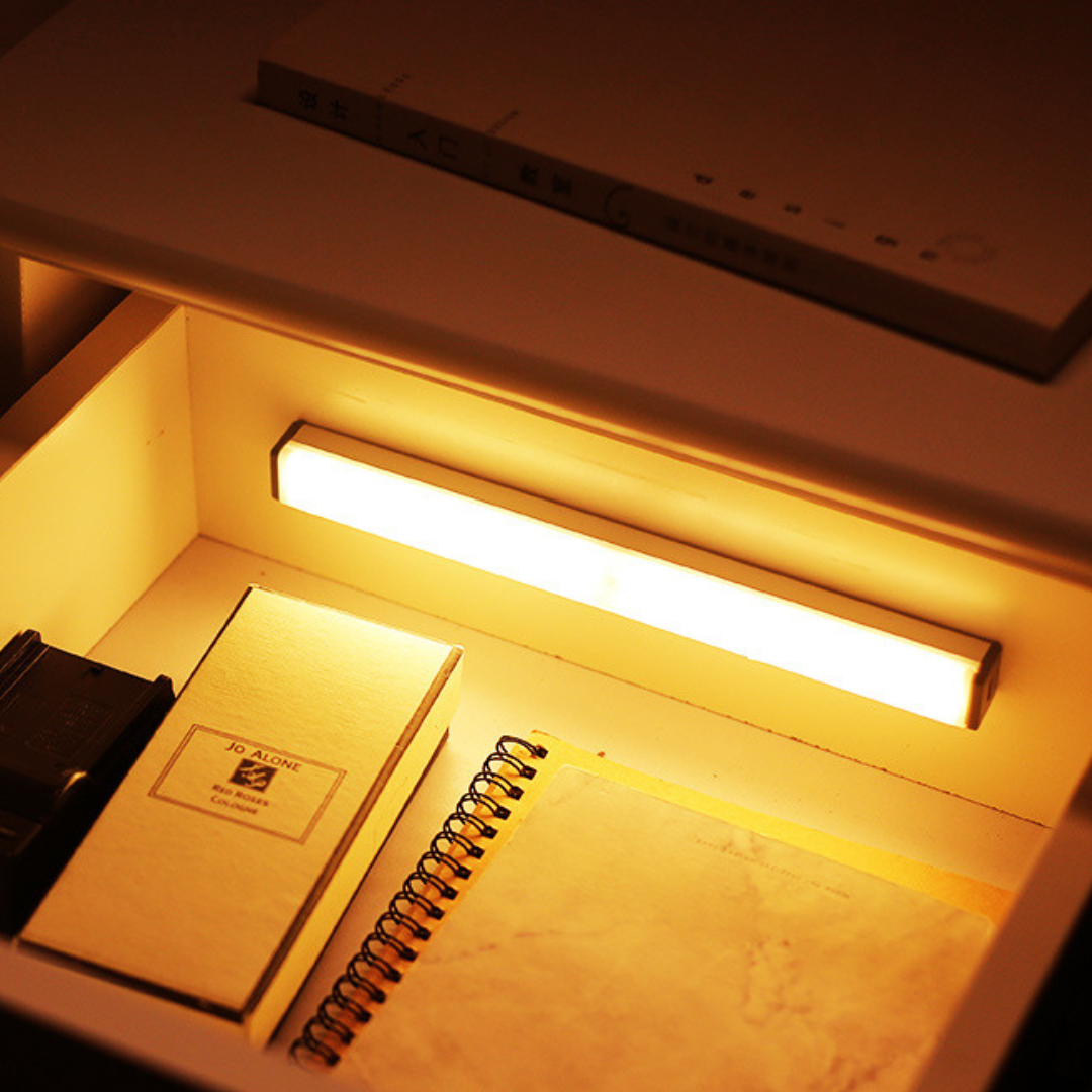 Lysstribe — Intelligent belysning med bevægelsesdetektor 