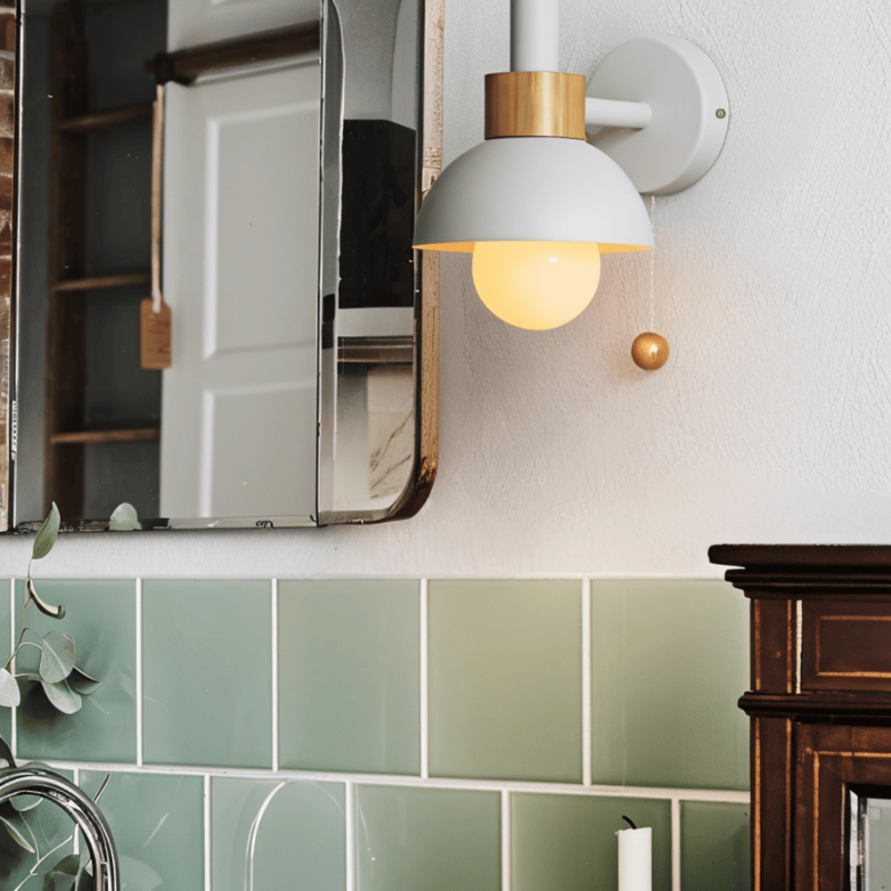 Pastellfarbene Wandleuchte mit Zugschalter - Sanfte Beleuchtung & Moderner Stil