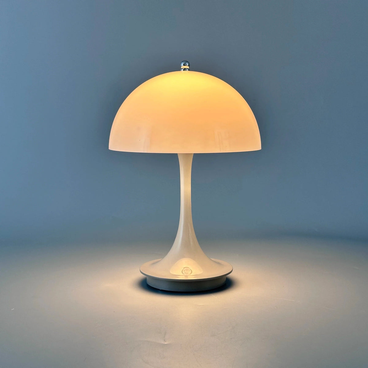 LED Bordlampe – Oppladbar og med Tre Lysnivåer 
