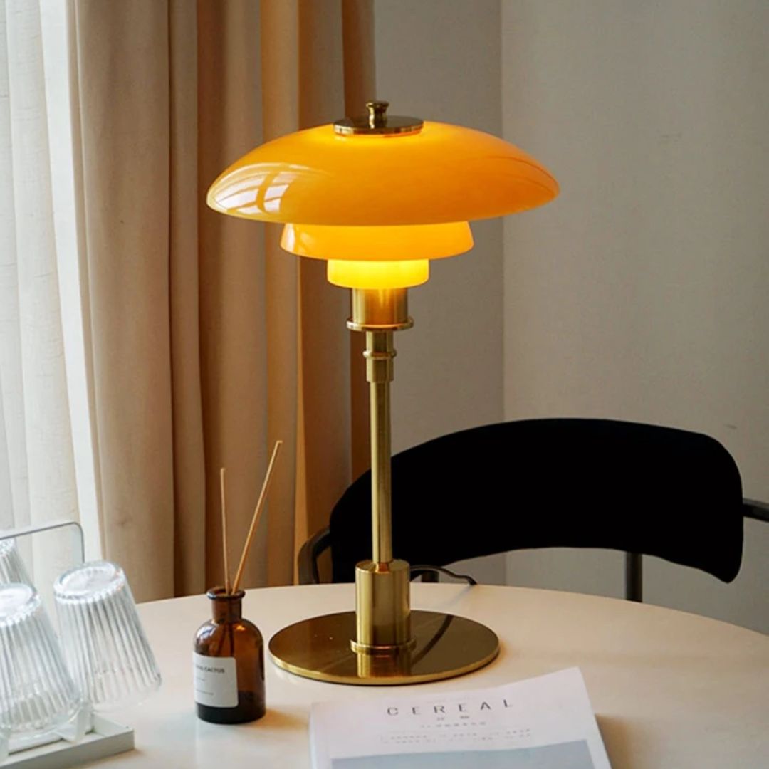 LED Bordlampe i Skandinavisk Stil – Blødt og Moderne Lys 