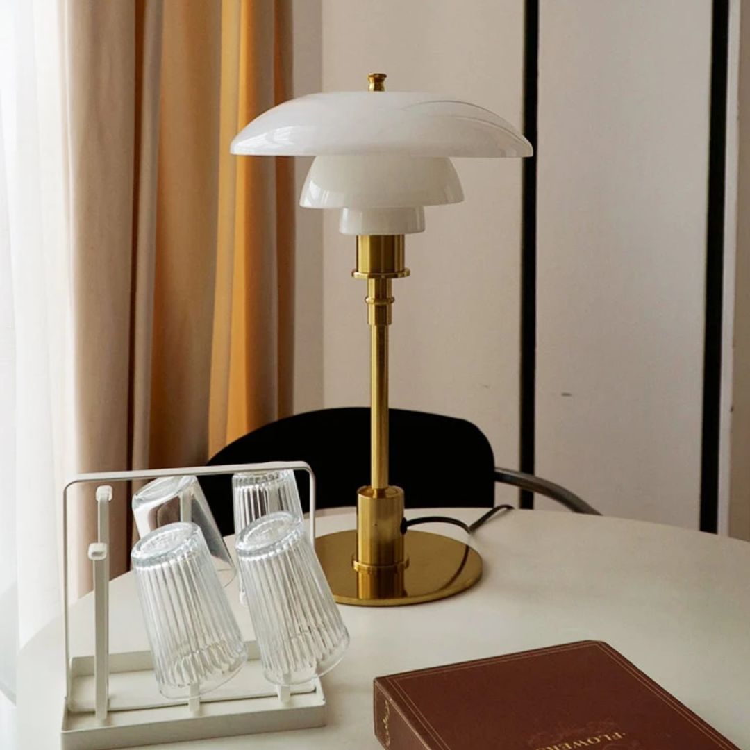 LED Bordlampe i Skandinavisk Stil – Blødt og Moderne Lys 
