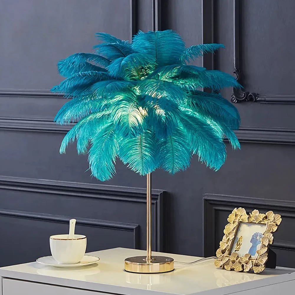 Lampa stołowa z złotymi piórami w stylu Art Deco – luksusowa i oryginalna dekoracja 