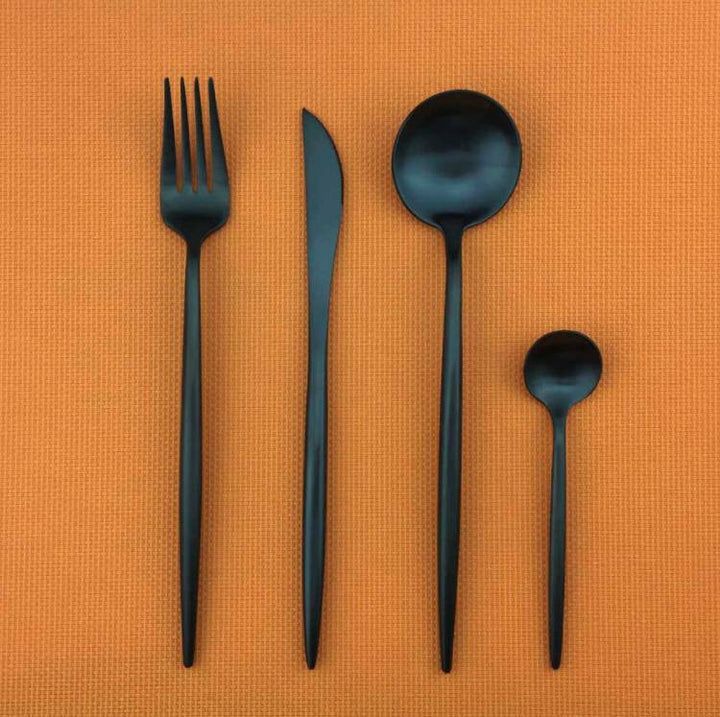 Sammen Sæt Af Luksus Bestik – Til Et Elegant Og Distinkt Bord 