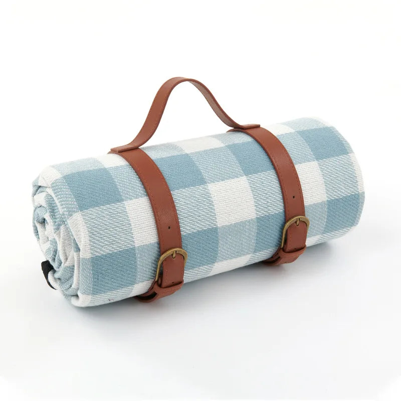 Waterproof Foldable Picnic Blanket – Classic Checkered Pattern 