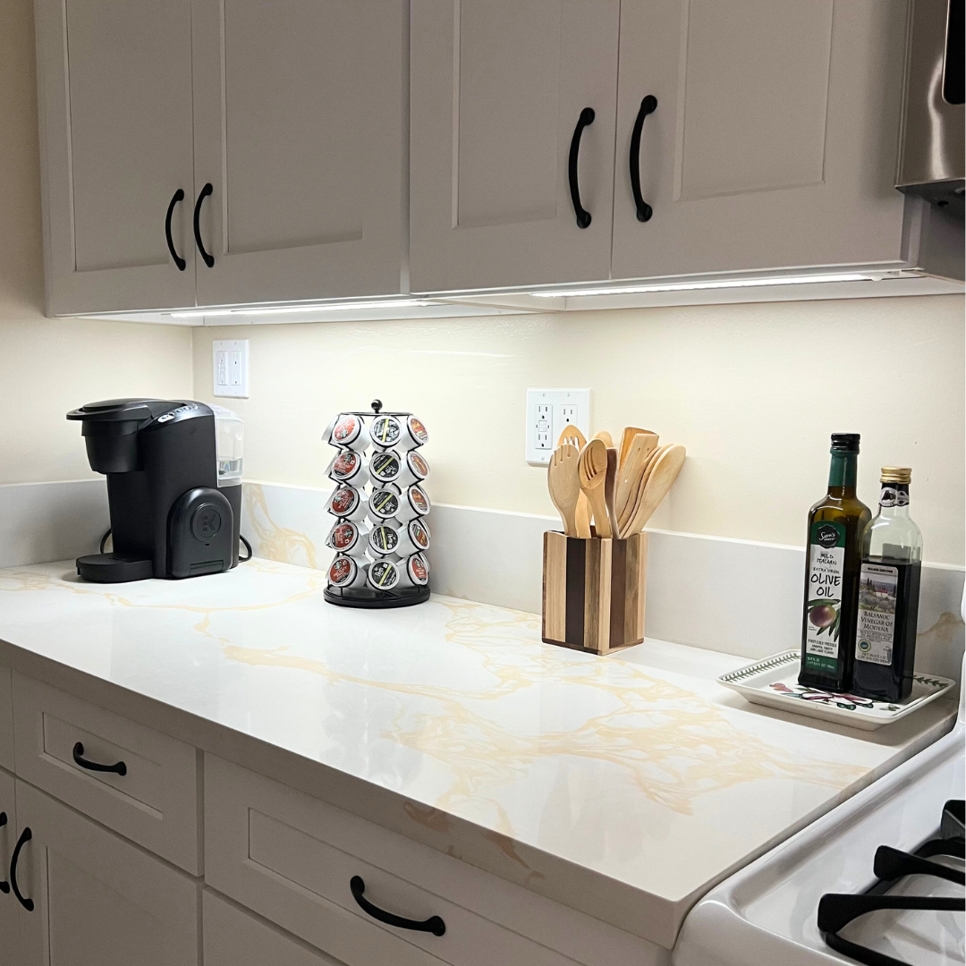 Listwa LED pod meblem – Oświetlenie bezprzewodowe i łatwy montaż 