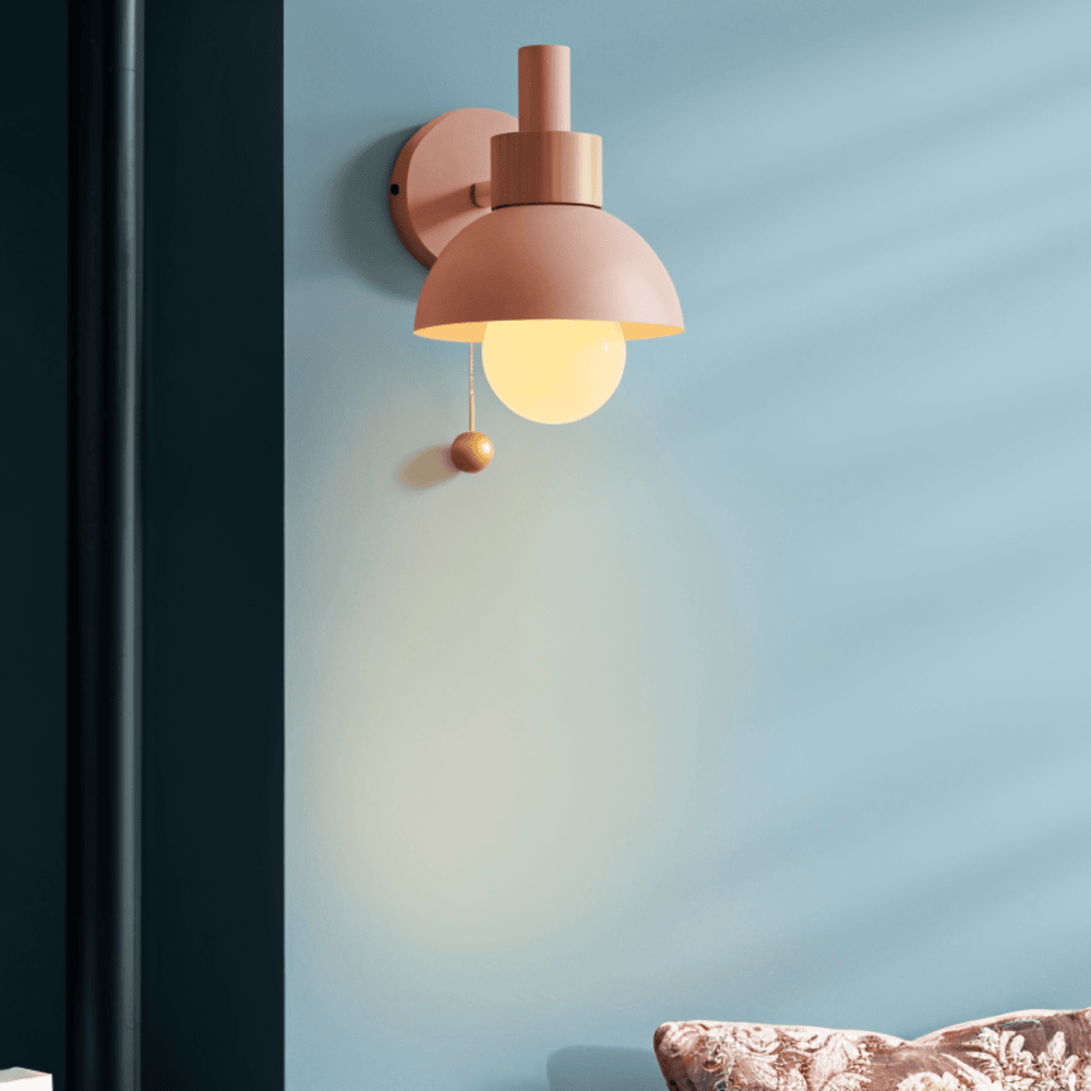 Pastellfarbene Wandleuchte mit Zugschalter - Sanfte Beleuchtung & Moderner Stil