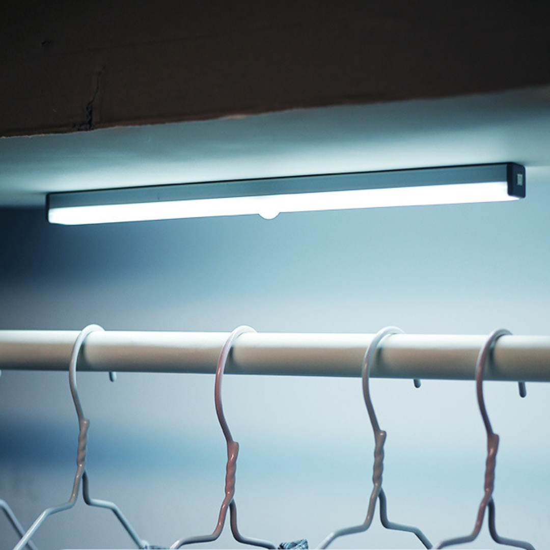 Lysstribe — Intelligent belysning med bevægelsesdetektor 