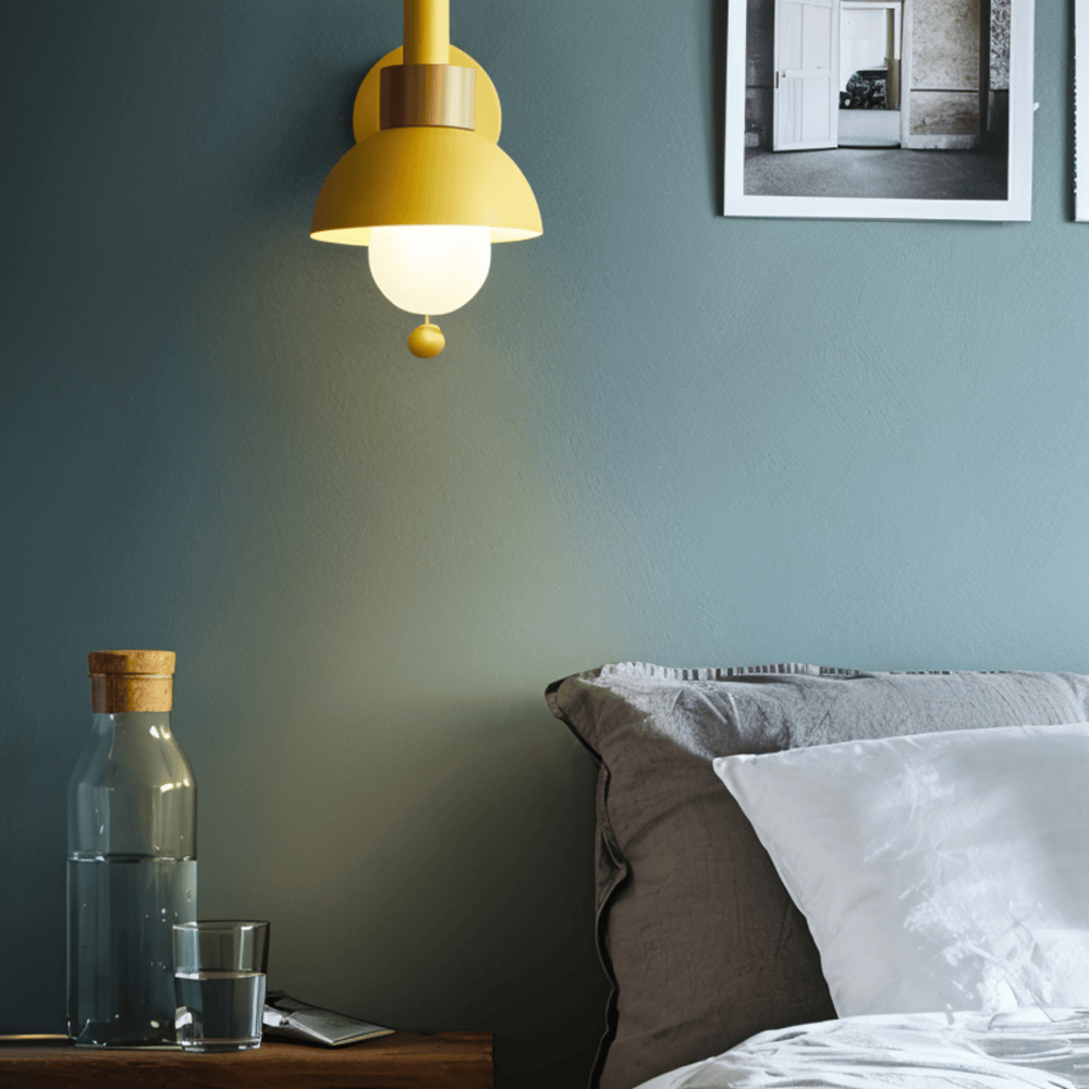 Pastellfarbene Wandleuchte mit Zugschalter - Sanfte Beleuchtung & Moderner Stil