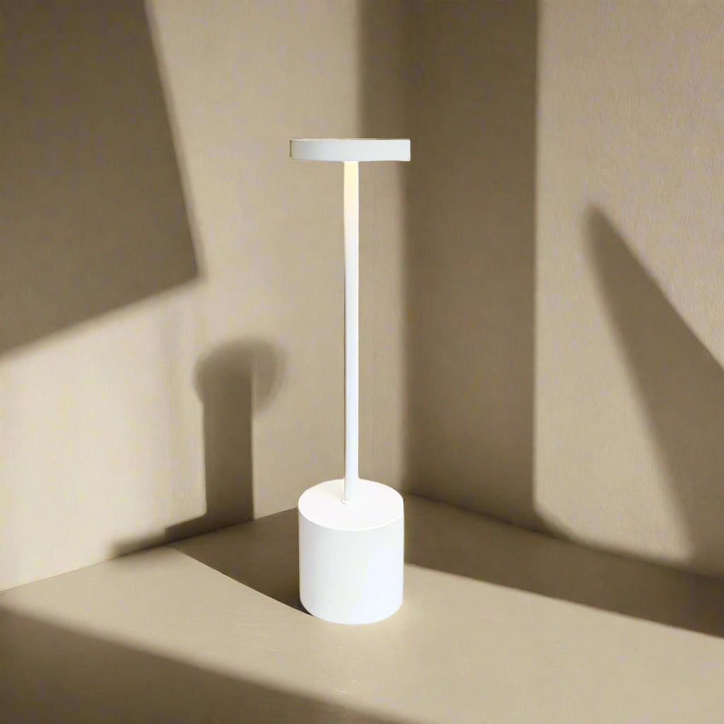 Lampada da Tavolo LED Tattile Ricaricabile – Illuminazione Pratica e Moderna 