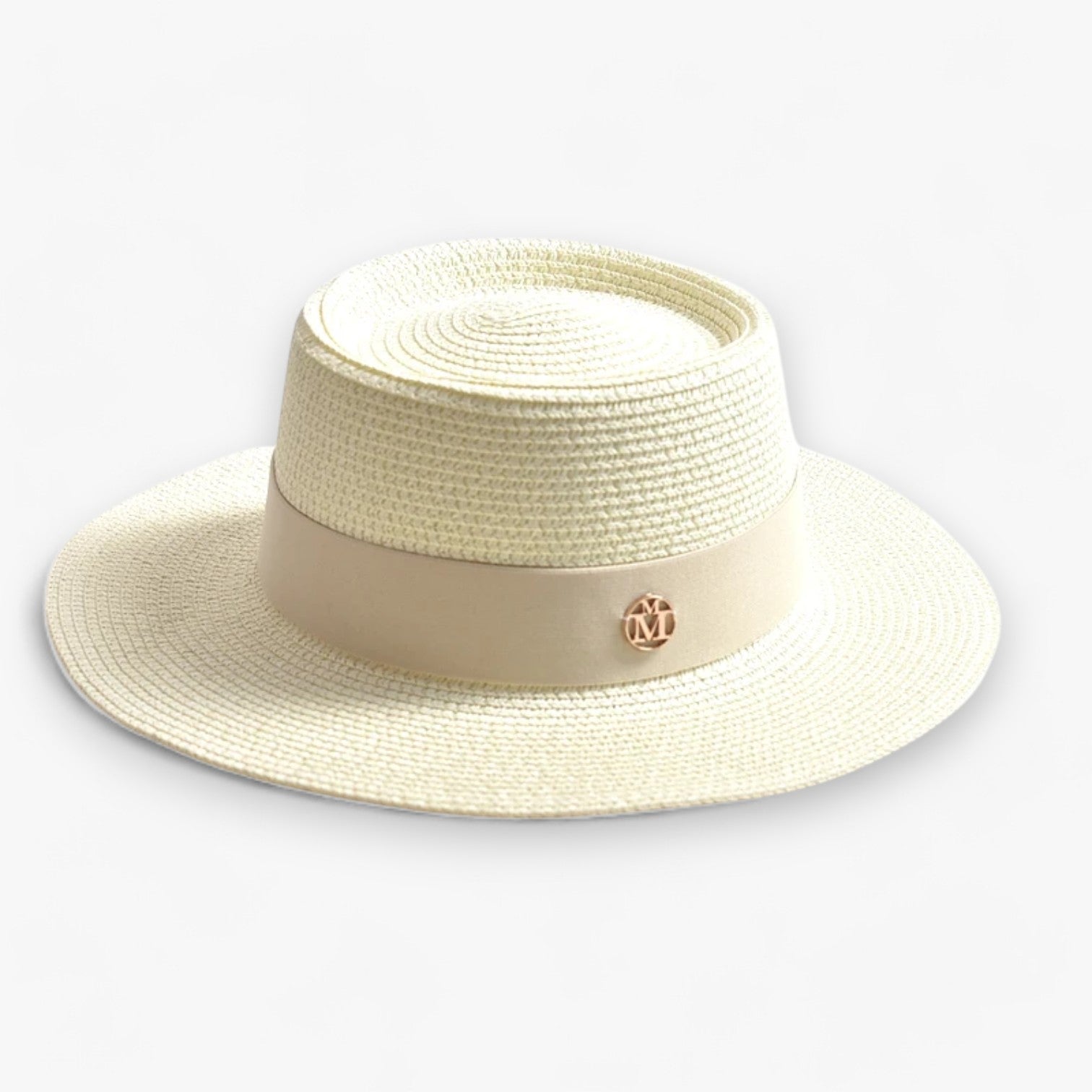 Olkihattu – Retro Eleganssi ja Aurinkosuoja 