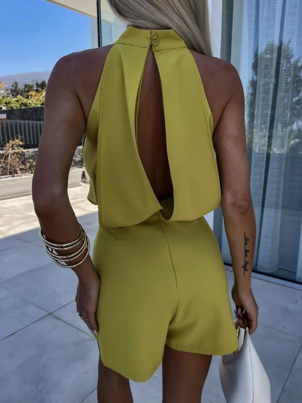 دوركاس | بدلة قصيرة أنيقة – أسلوب جريء ورفيع 