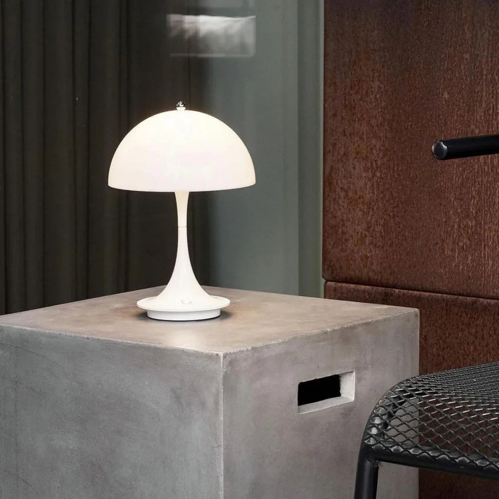 LED Bordlampe – Oppladbar og med Tre Lysnivåer 