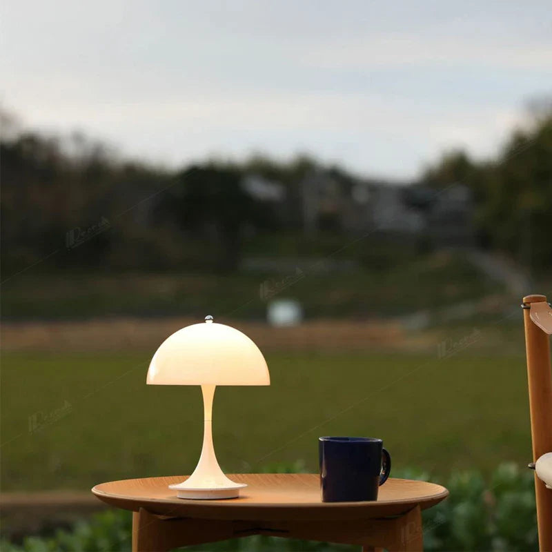 LED Bordlampe – Oppladbar og med Tre Lysnivåer 