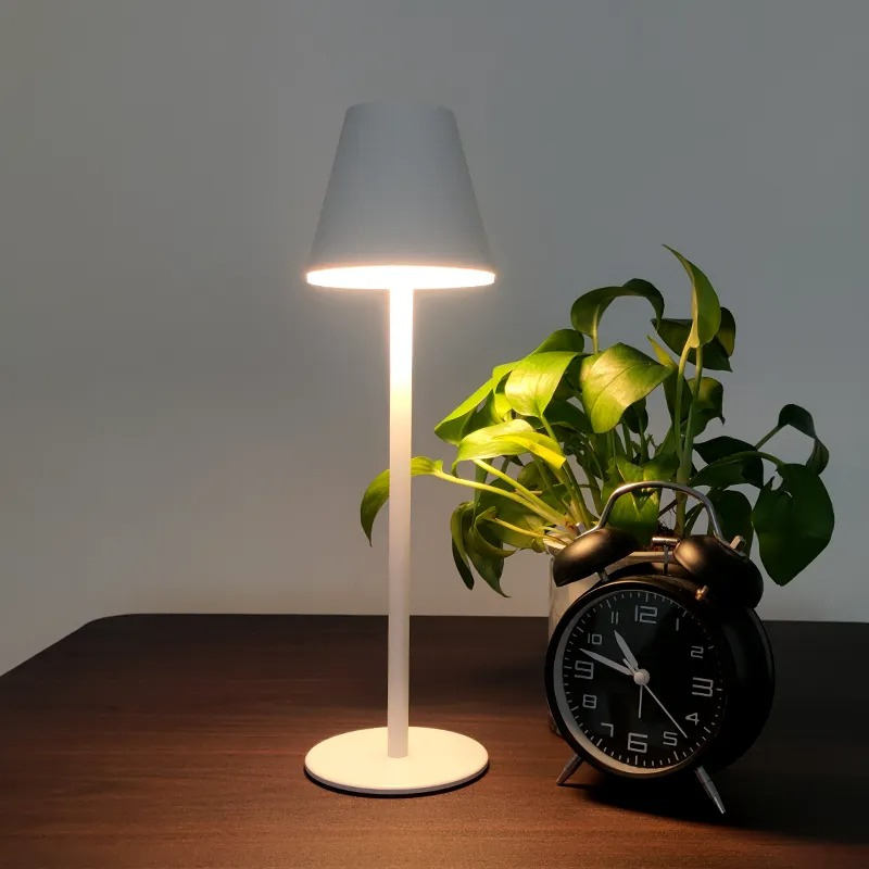 Wireless Table Lamp – Modern Design and Portable Lighting 