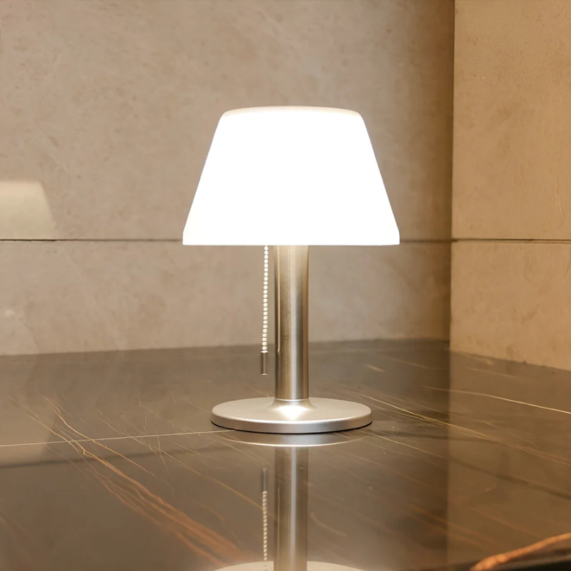 Lampe Solaire De Table Élégante – Style Et Raffinement
